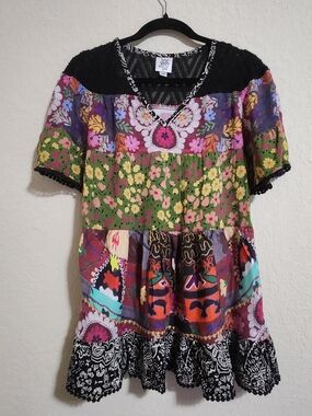 Ivy Jane Bohemian Colorful Patchwork Floral Print V-neck Top In Size Medium